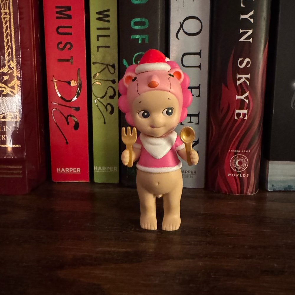 Adorable Pink lion form dinner series sonny angel